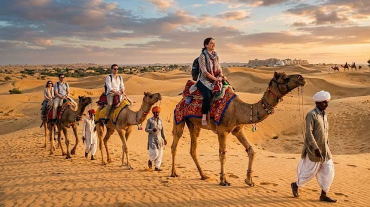 Luxury tent stay at Jaisalmer desert camp